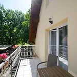 Molnar Guest house 3*